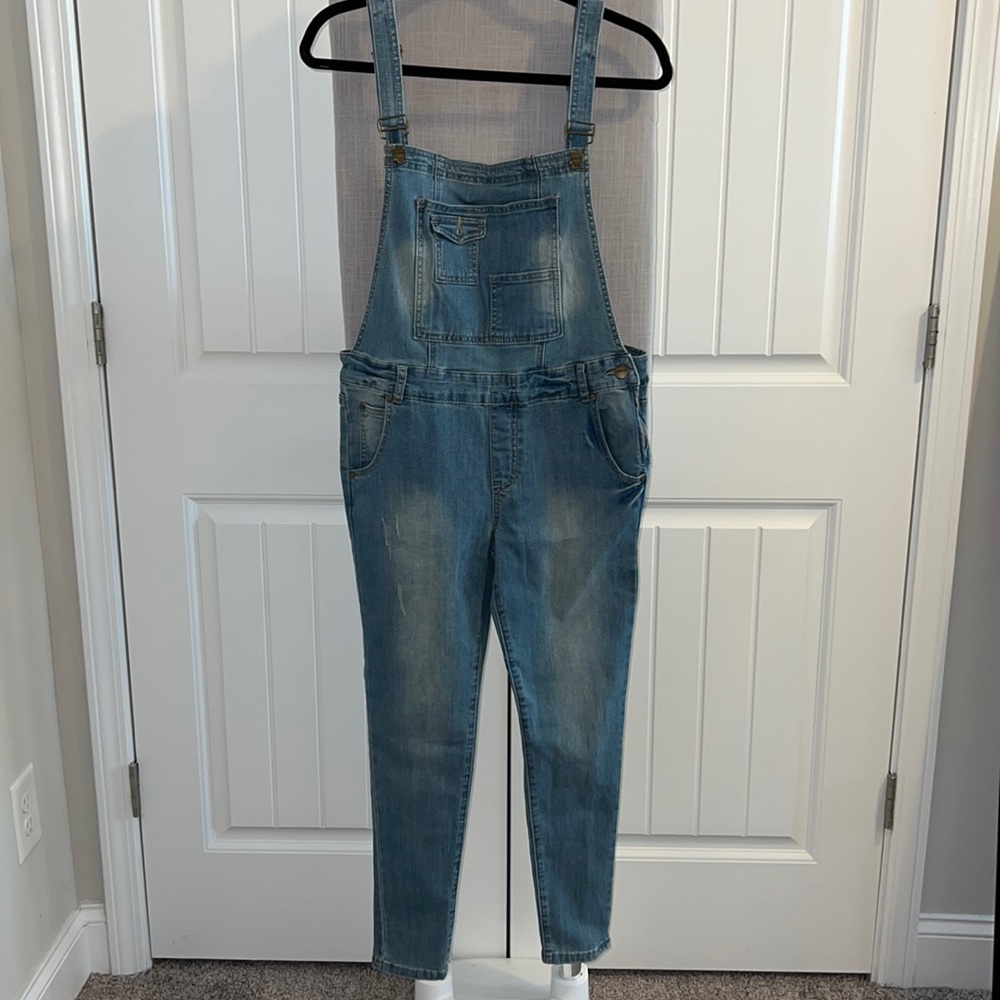 Jean Overalls Lightwash Distressed Jeans
